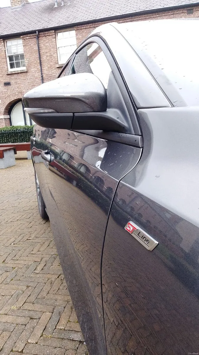 Ford Focus 2024 - Image 3