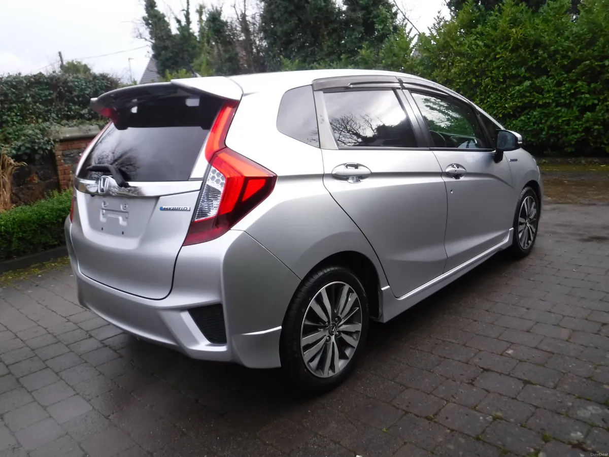 HONDA FIT 1.5 AUTO HYBRID SPORTS LOW MILEAGE - Image 3