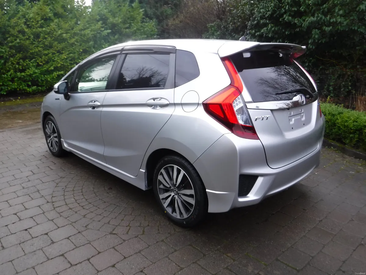 HONDA FIT 1.5 AUTO HYBRID SPORTS LOW MILEAGE - Image 4