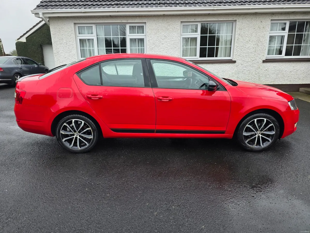SKODA OCTAVIA 1.6 TDI AMBITION - Image 2