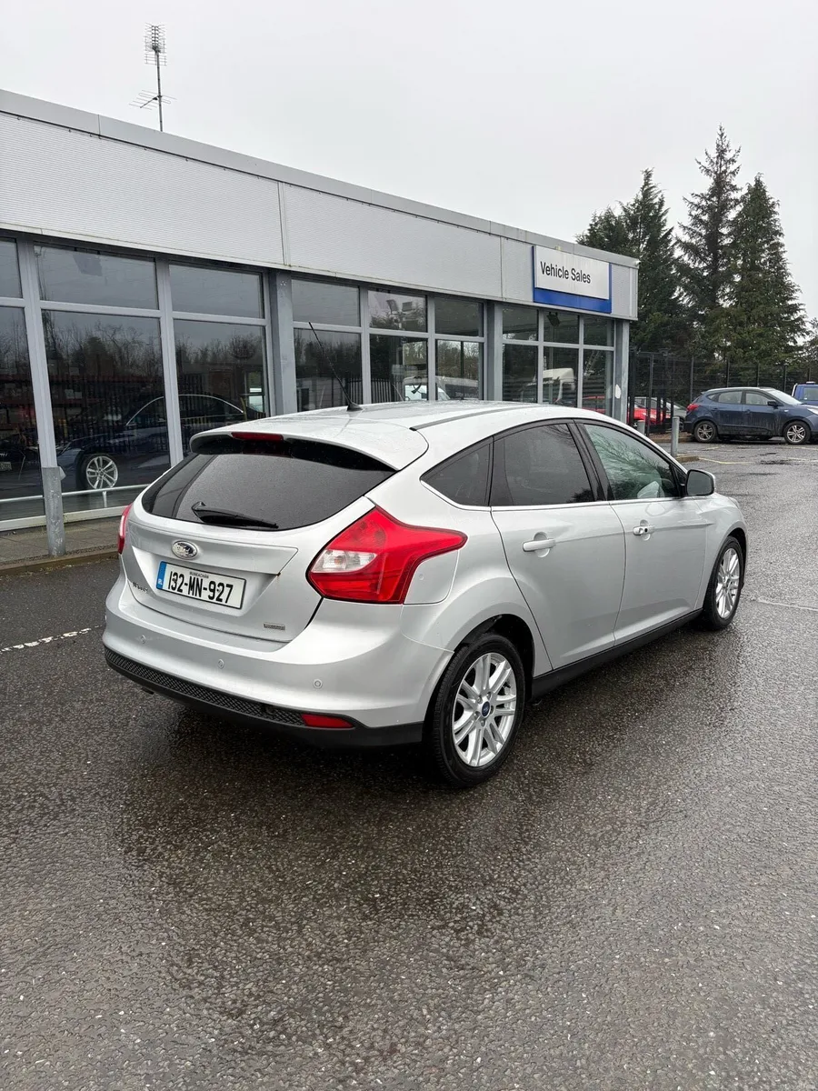 FORD FOCUS 1.6 TDCI TITANIUM 113BHP 5DR - Image 2