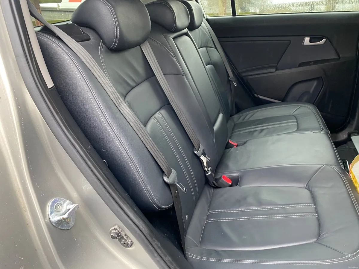 Kia Sportage auto 4wd - Image 2