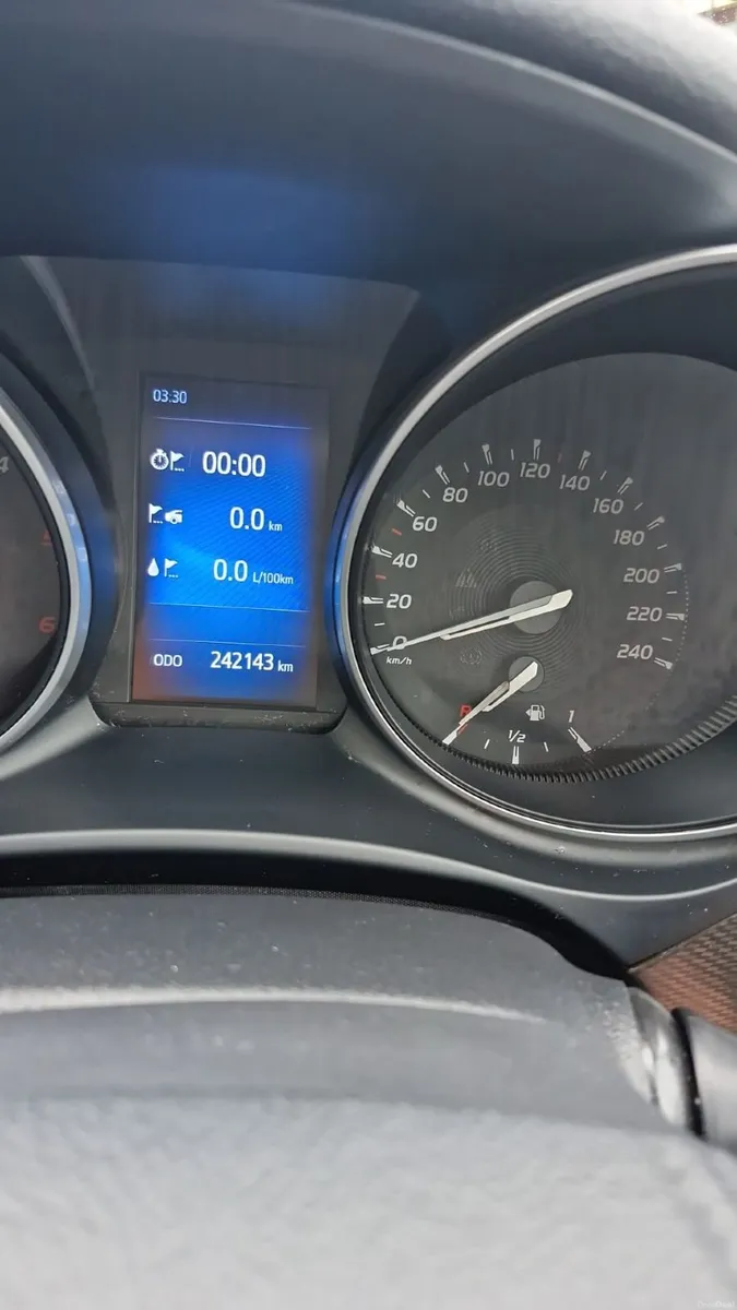 Toyota Avensis 2016 - Image 2