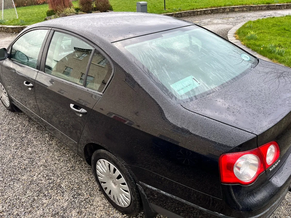 Volkswagen Passat - Image 3