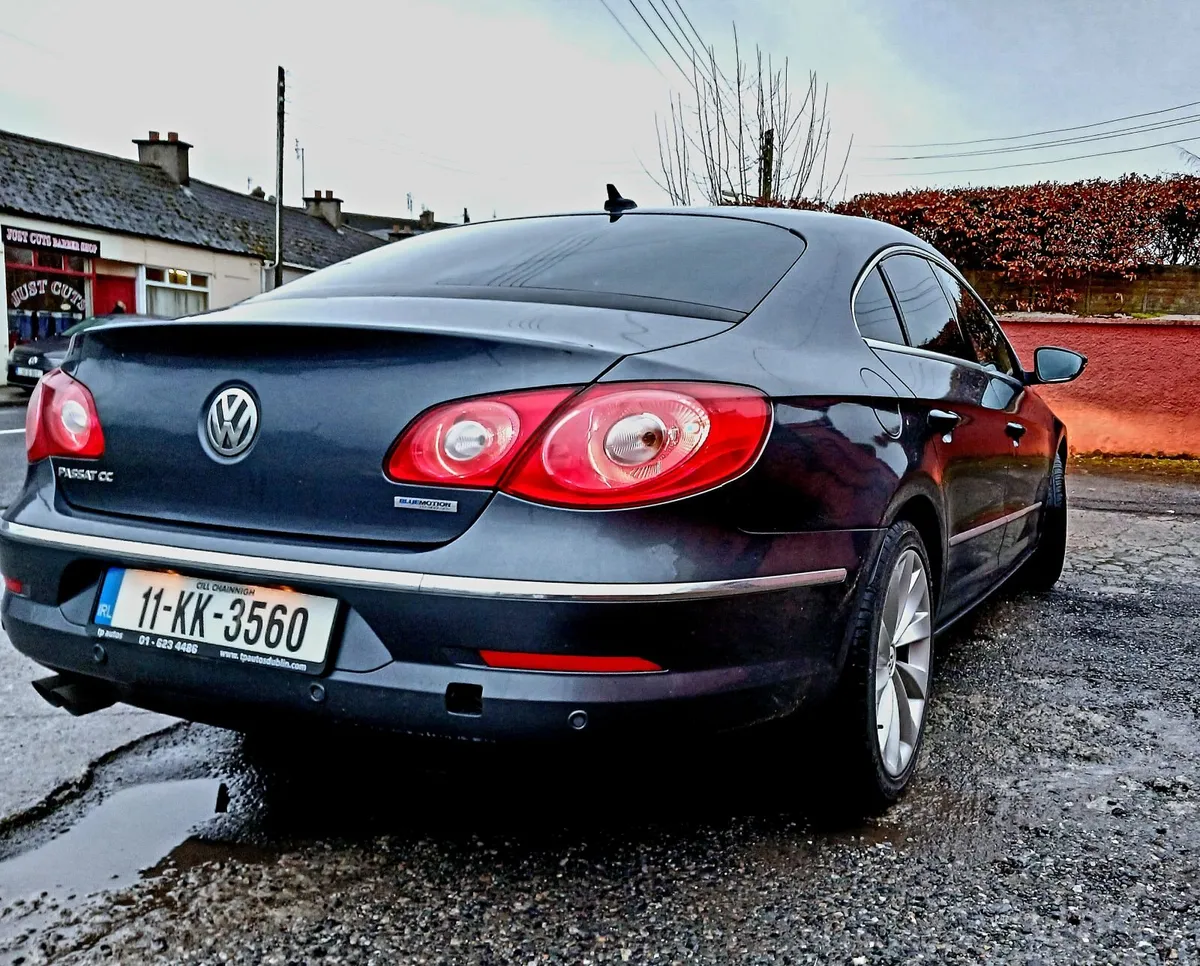 Volkswagen Passat 2011 - Image 1