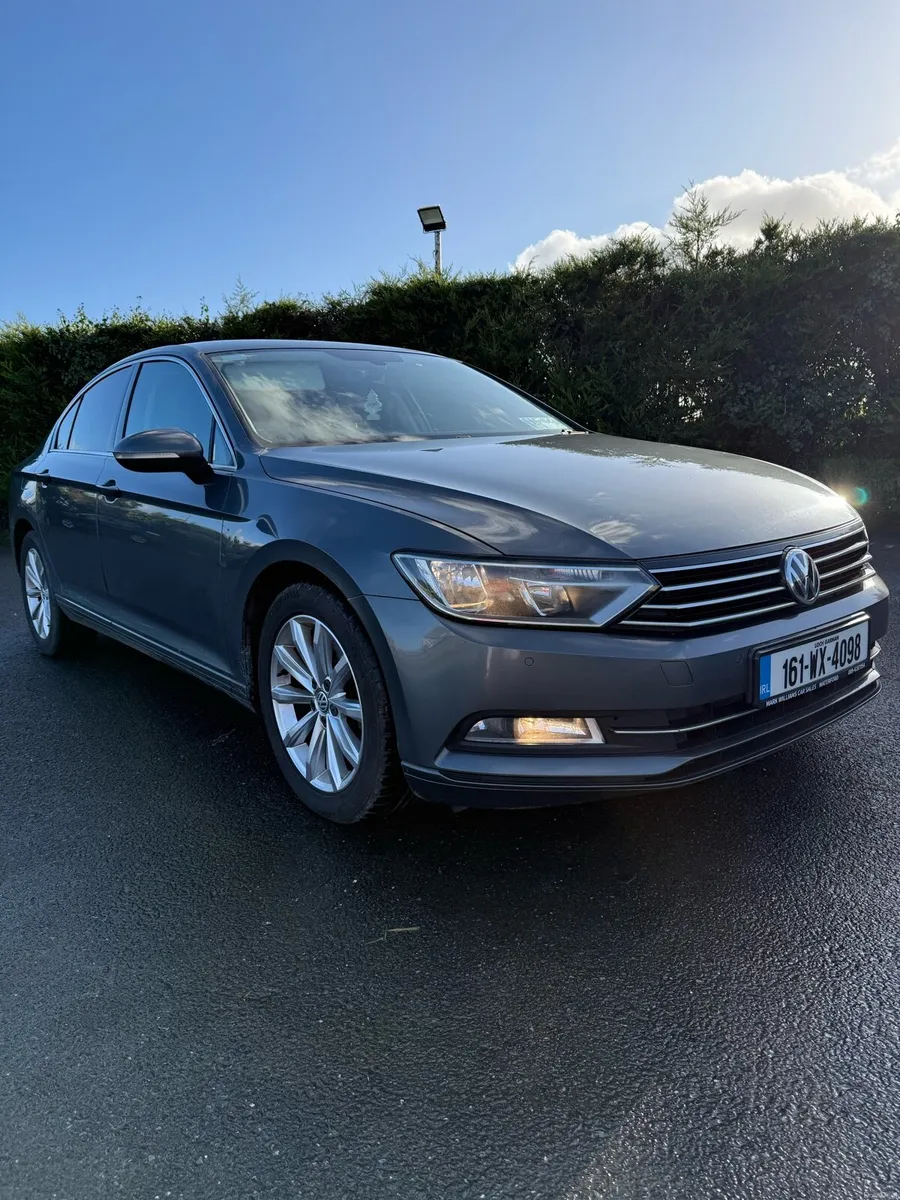 Volkswagen Passat - Image 1