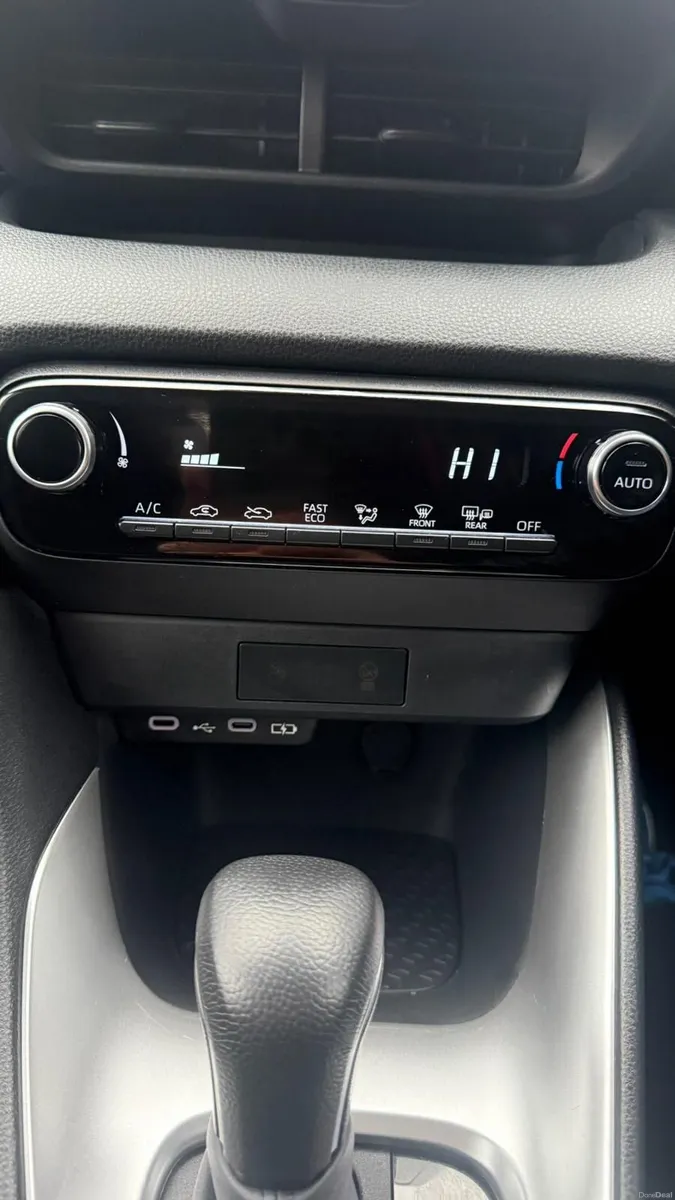 Toyota Yaris 2024 - Image 3