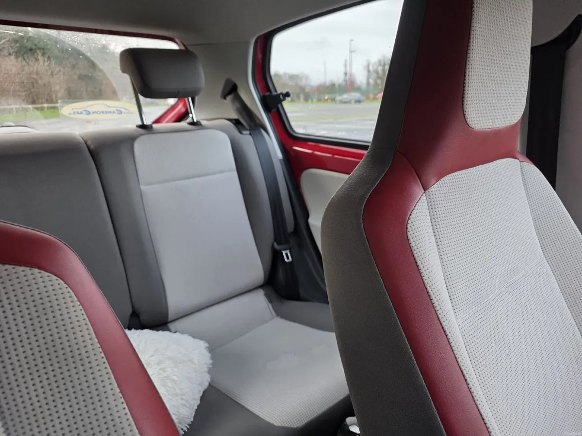 HIGH SPEC AUTOMATIC Volkswagen up! 2013 - Image 2