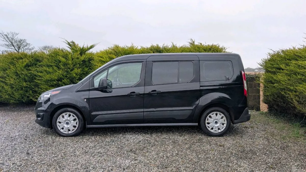 Ford Touneo Connect 7 Seater - Image 2