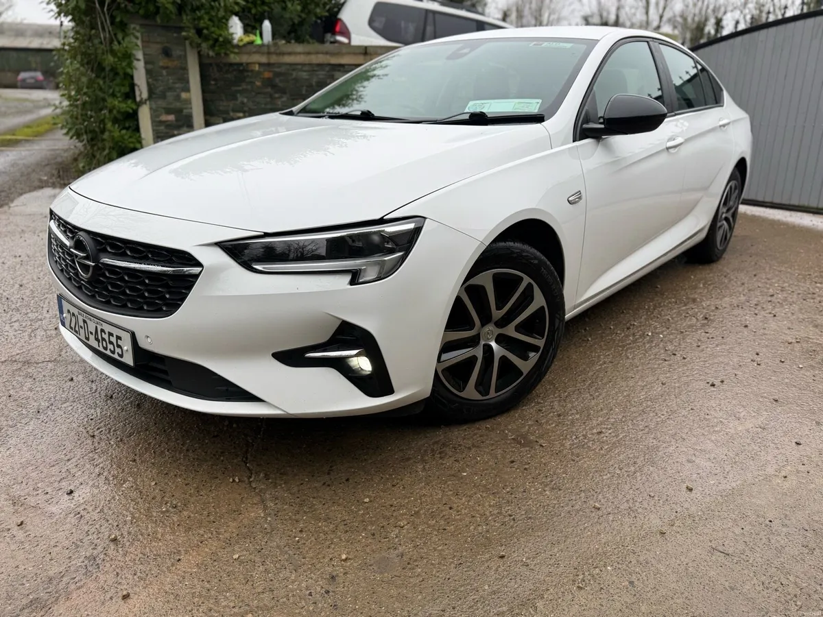 2022 Opel insignia - Image 2