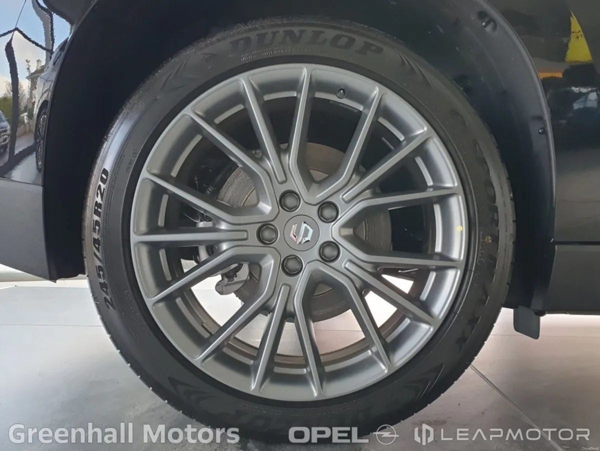 Leapmotor C10 C10 Hybrid EV in Metallic Black - Image 6