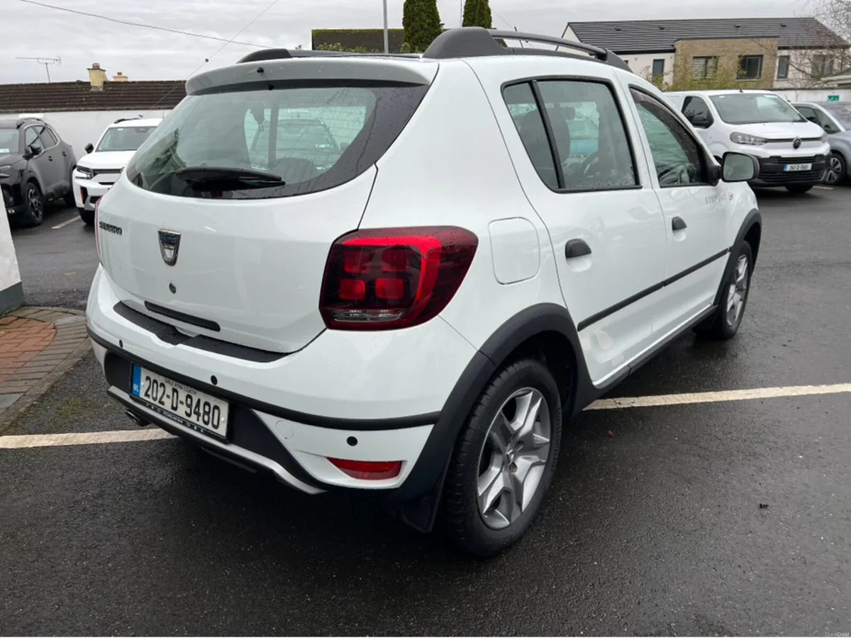 Dacia Sandero STEPWAY SIGNATURE BLUE 4DR - Image 3