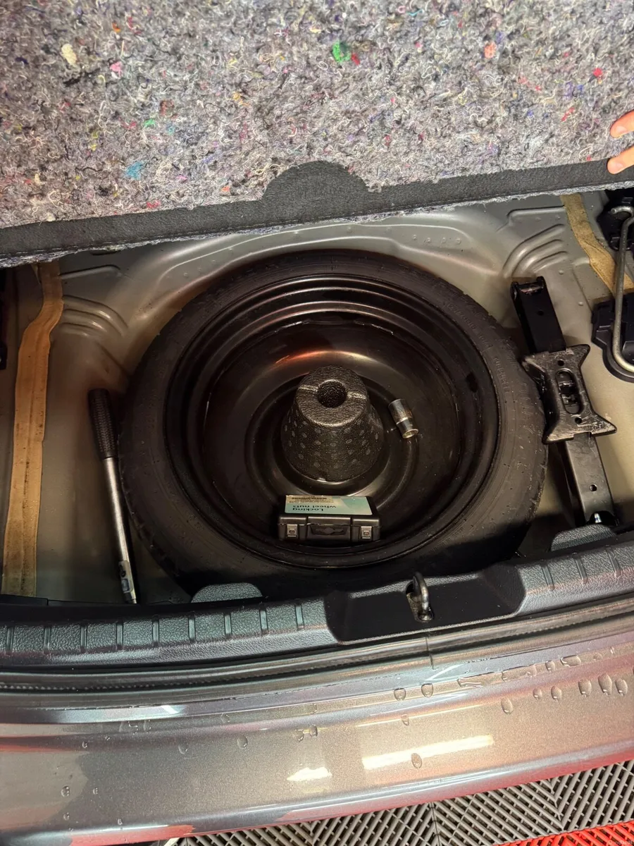 Toyota Yaris 2013 - Image 3