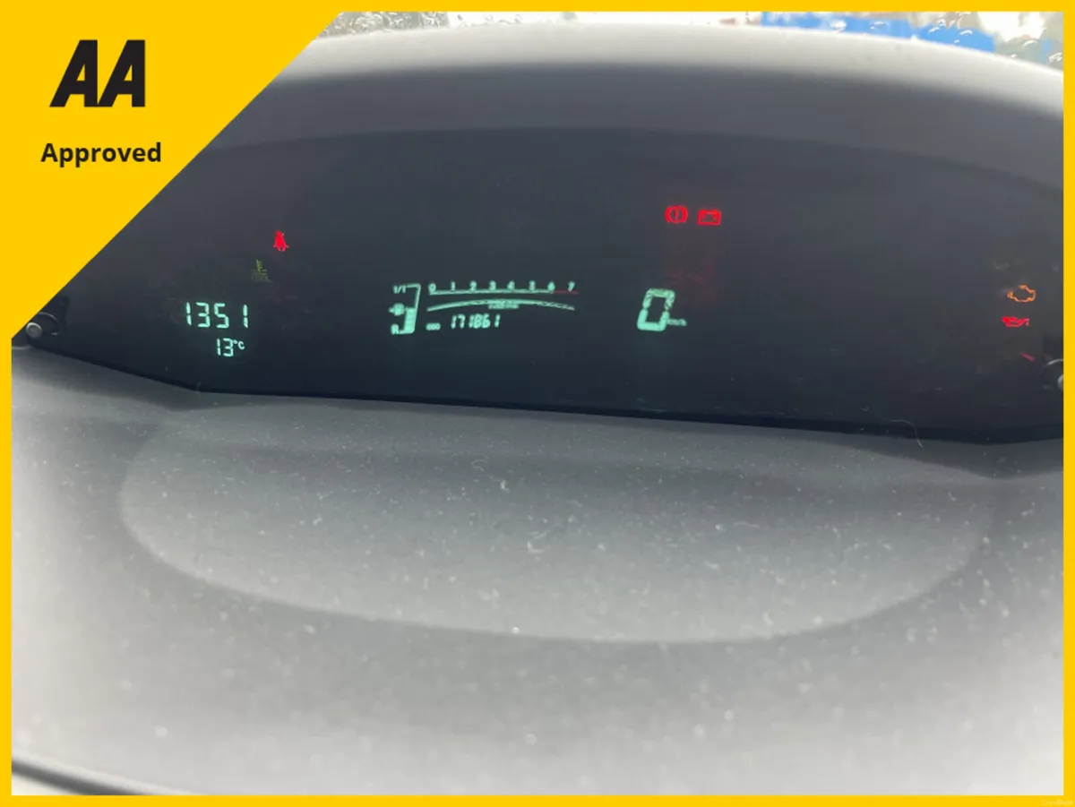 Toyota Yaris 1.0 SPORT FREE DELIVERY - Image 3