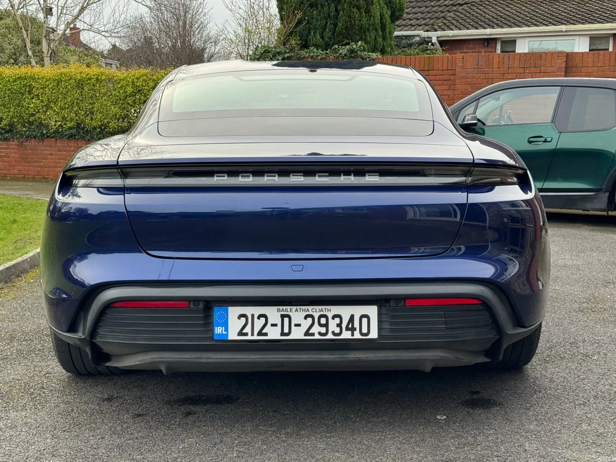 Porsche Taycan - Image 4