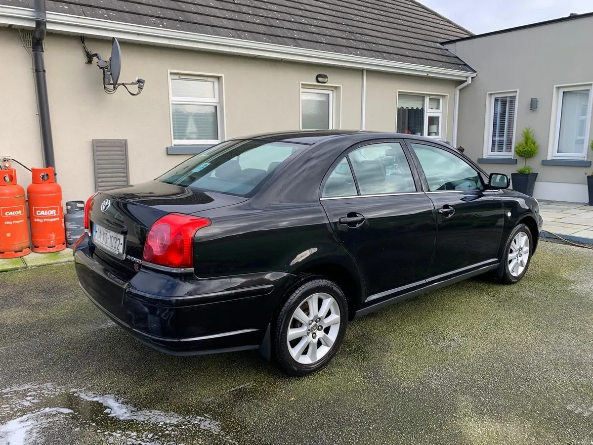Toyota Avensis 2004 - Image 2