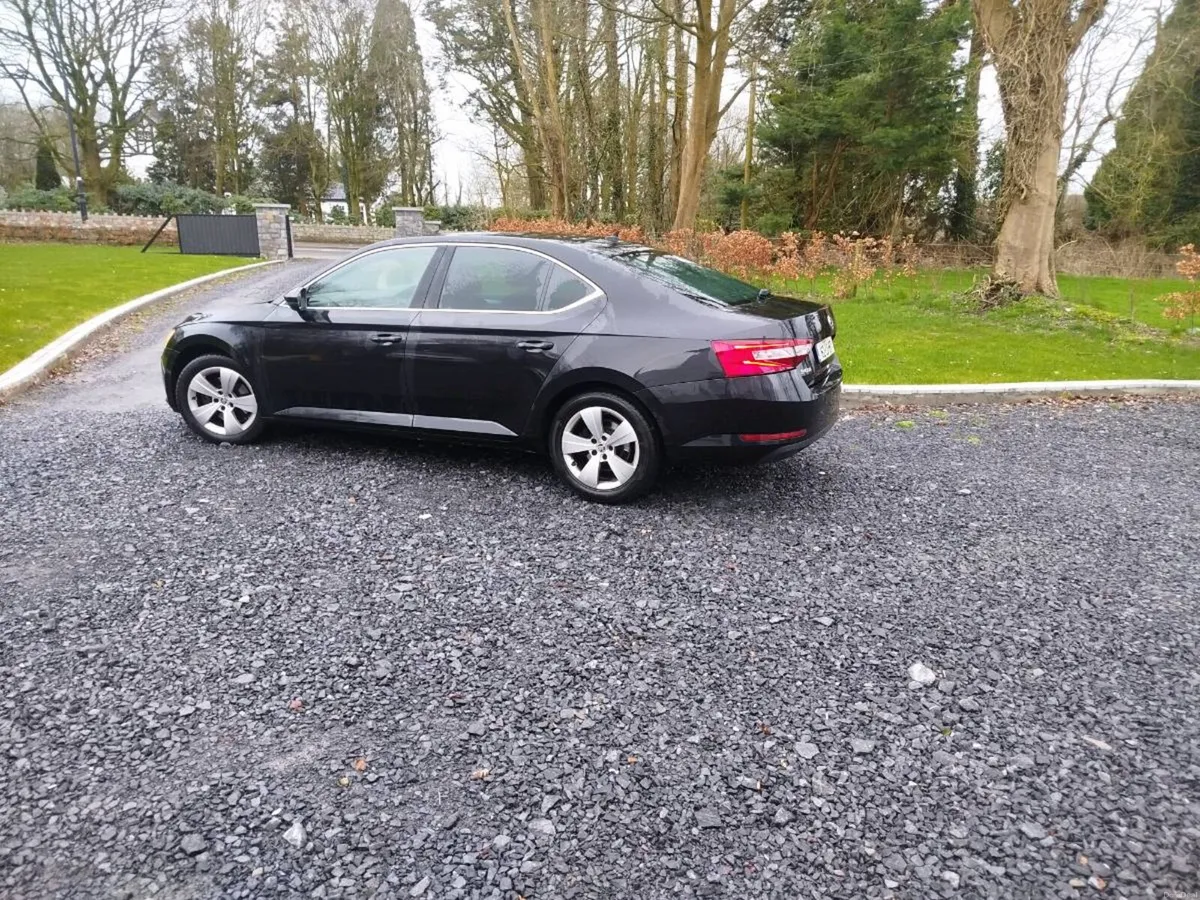 Skoda superb - Image 3
