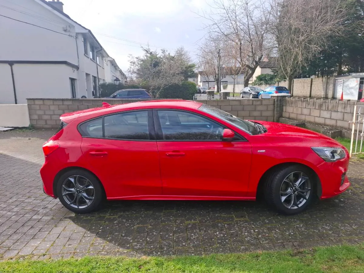 2020 Ford Focus st line - Image 2