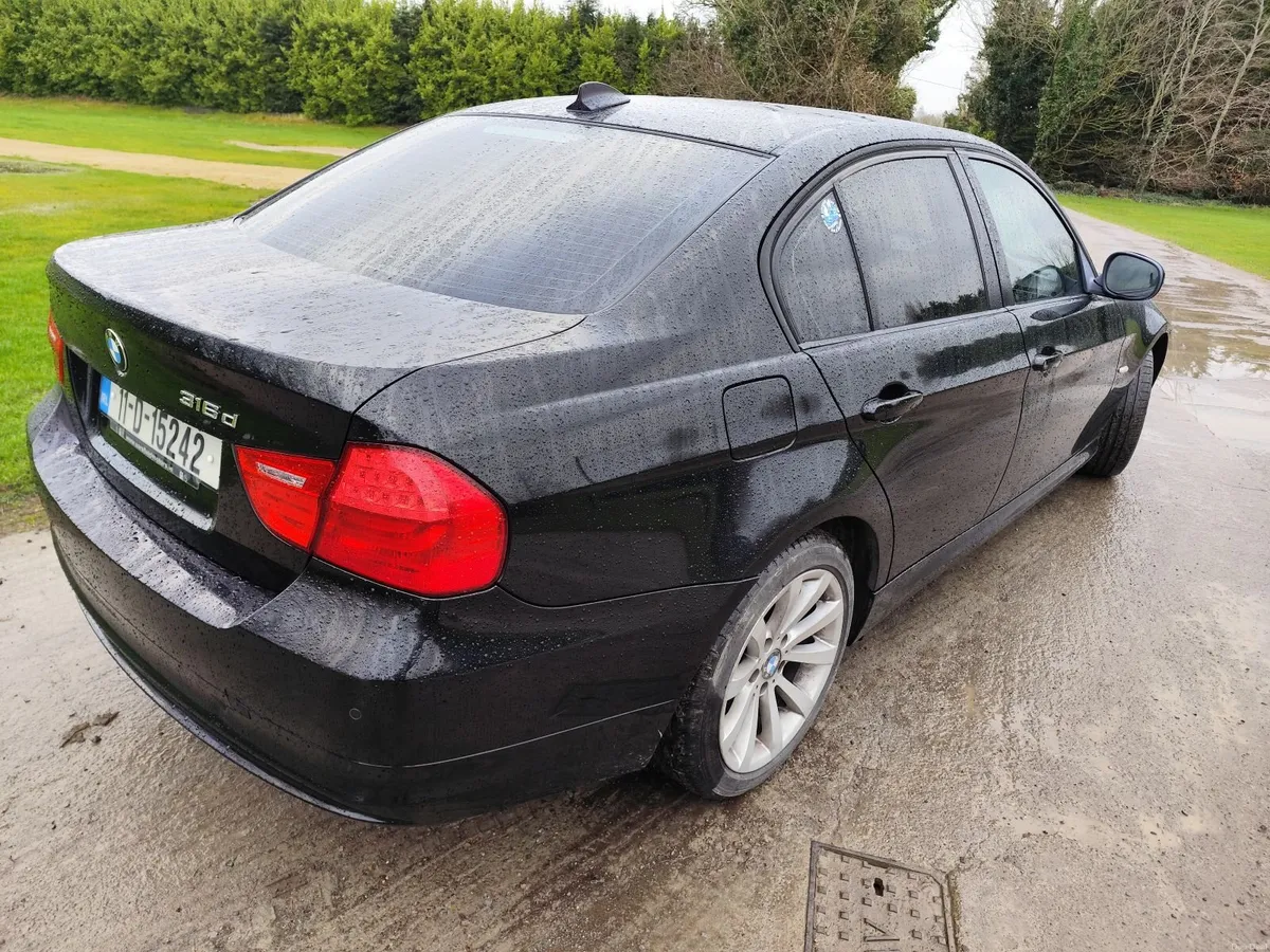 BMW 3-Series 2011 316D - Image 4