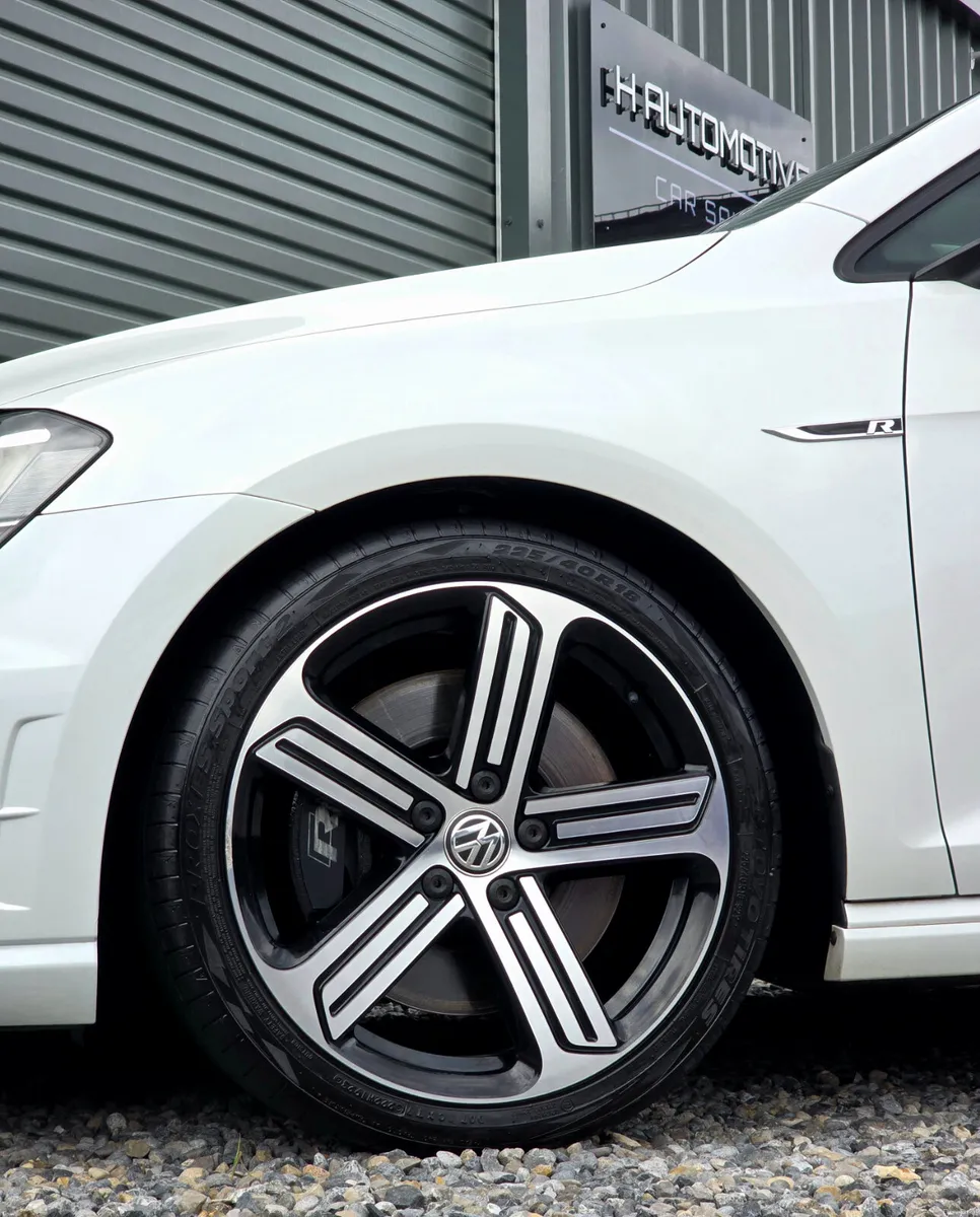 2016 VOLKSWAGEN GOLF R  WAGON 4-MOTION DSG - Image 2