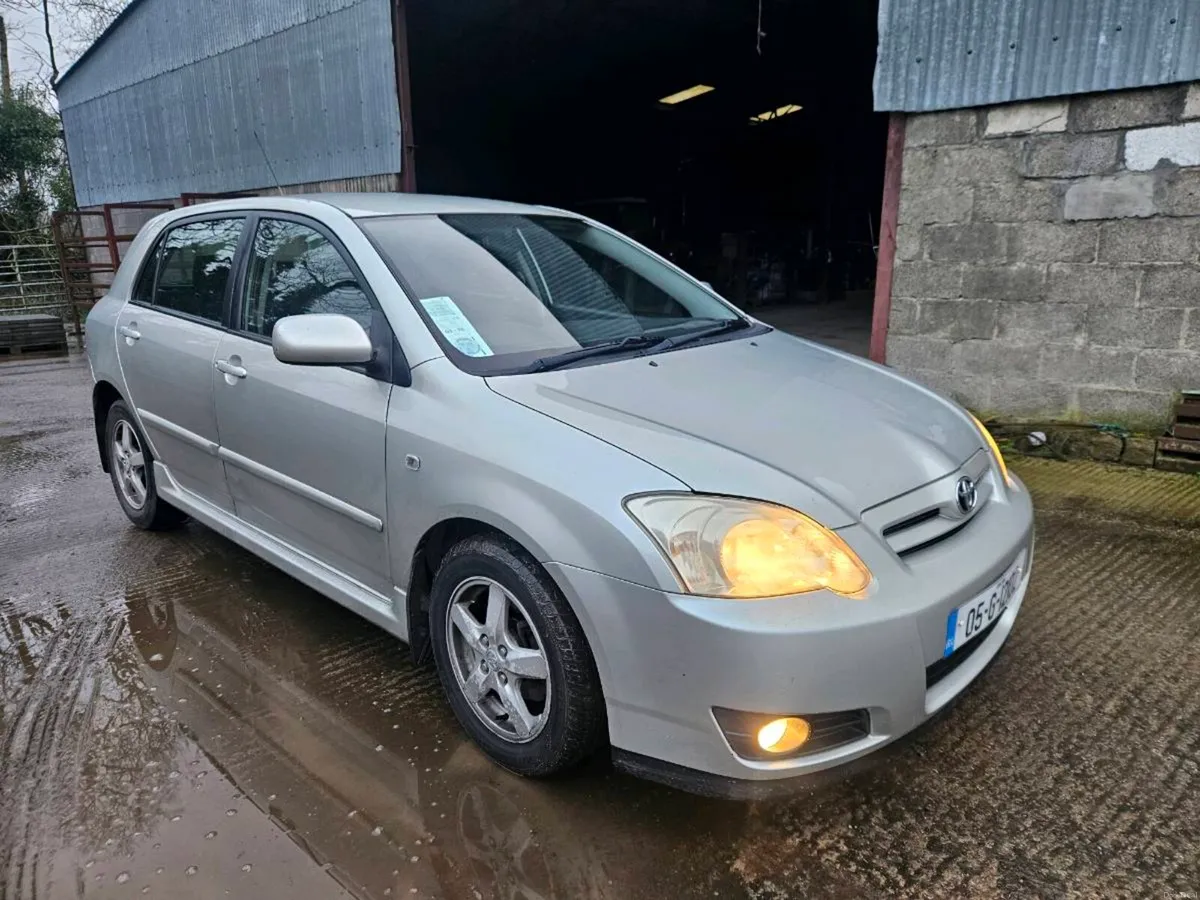 2005 toyota corolla - Image 2