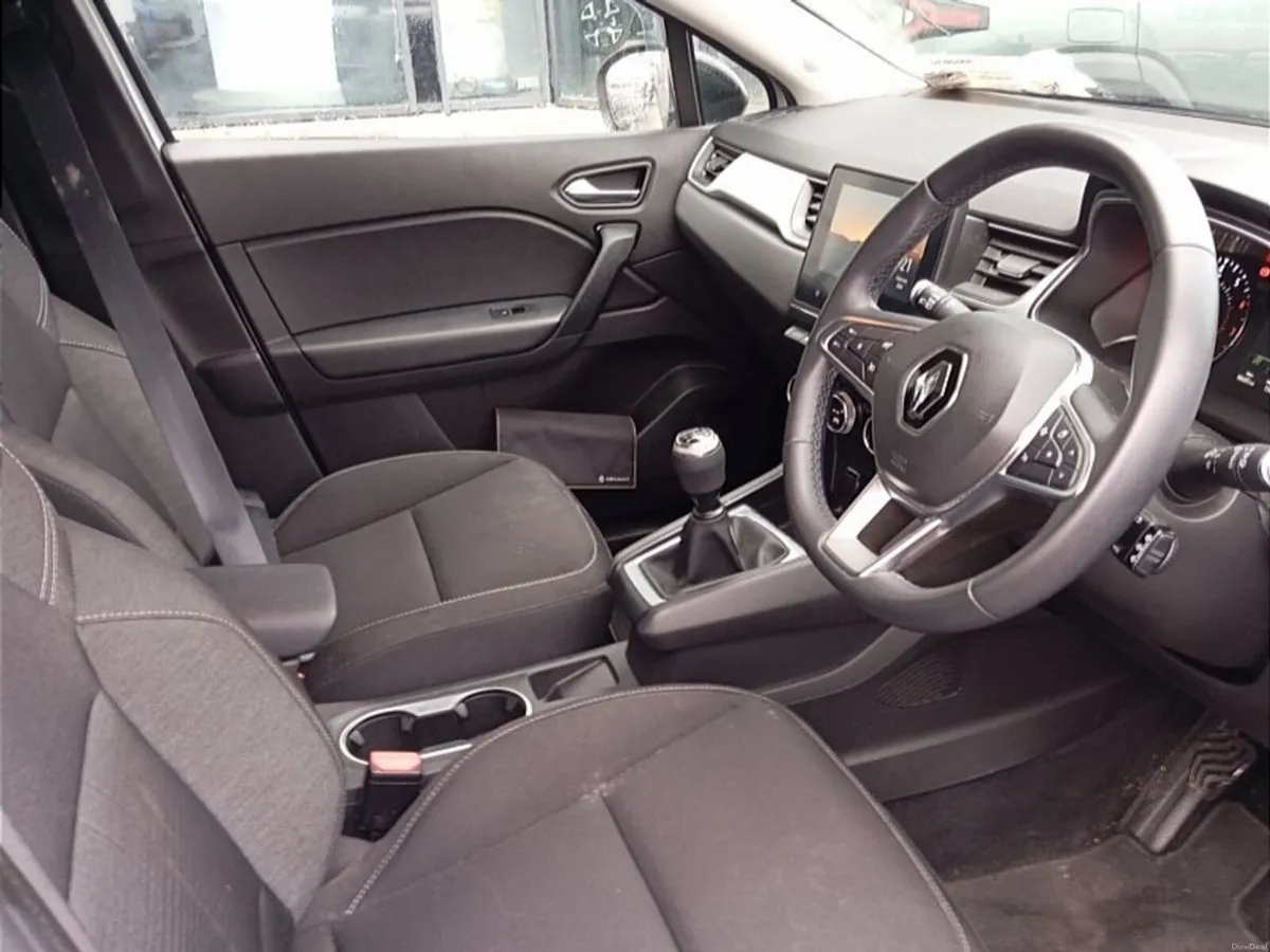 Renault Captur TCe 100 Iconic - Image 4