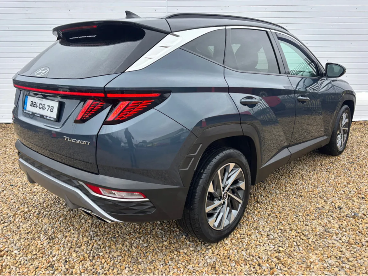 Hyundai Tucson IX35 EXECUTIVE PLUS 2 TONE 5 5DR - Image 2