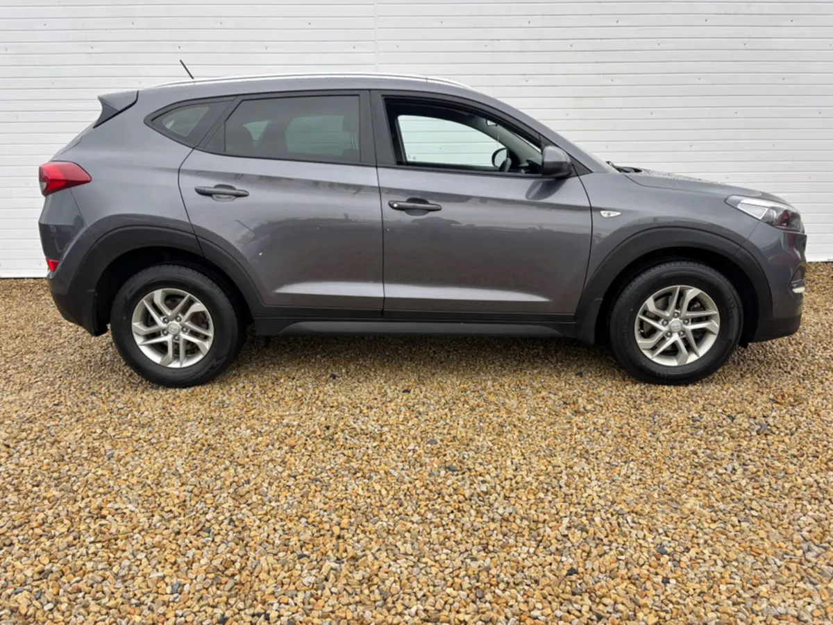 Hyundai Tucson COMFORT 5DR - Image 3