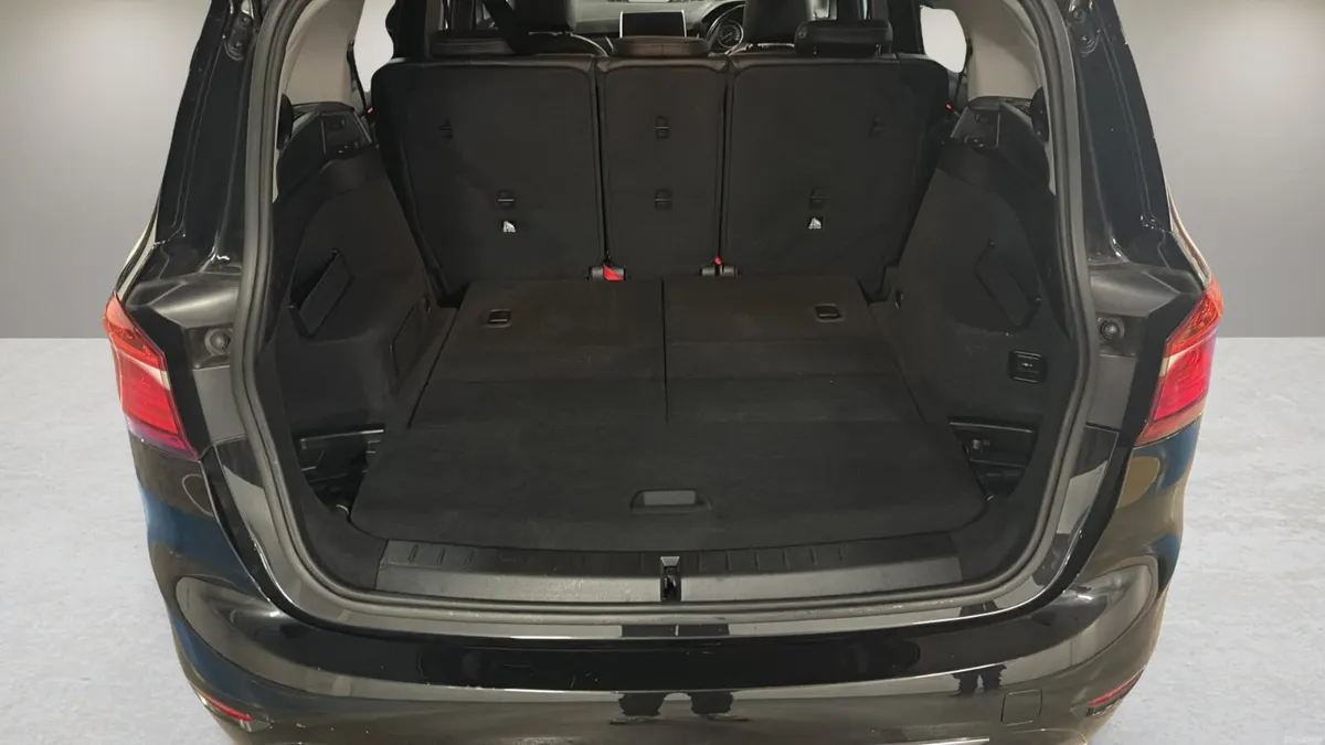2017 BMW 218d AUTO GRAN TOURER 7SEATS LUXURY SPEC - Image 6