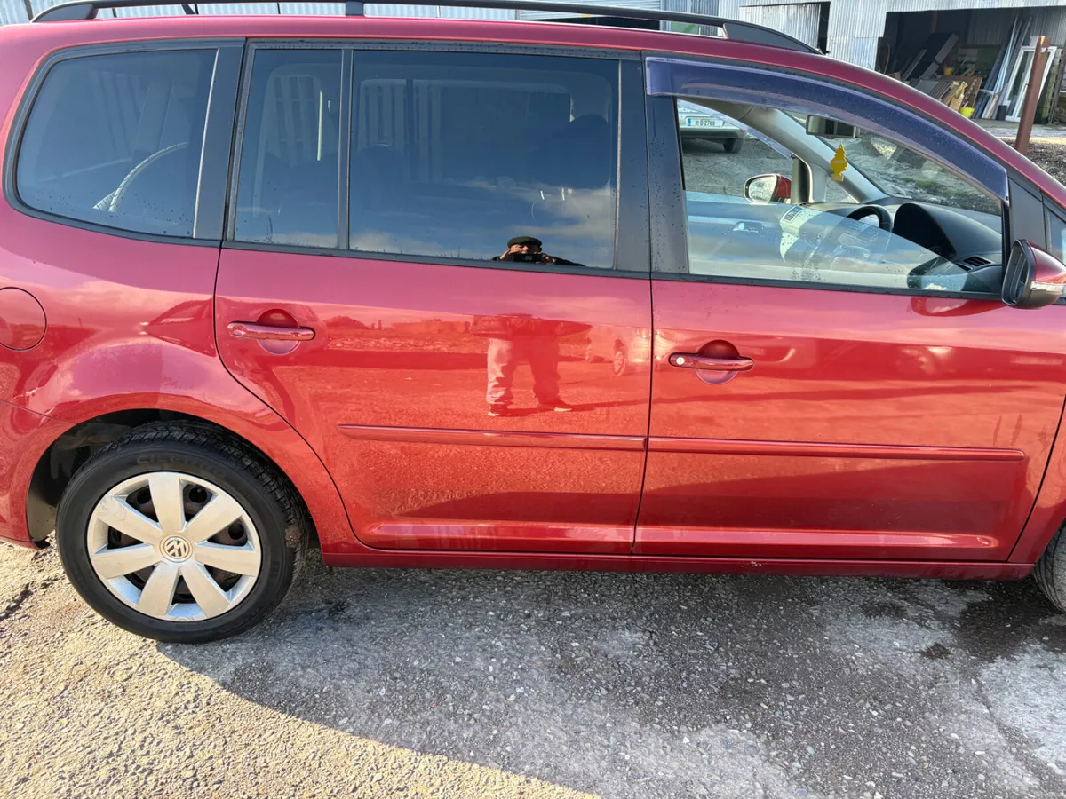 Volkswagen Touran 7 Seat Automatic - Image 1