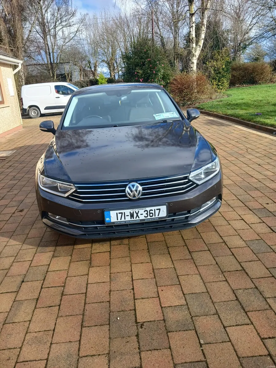 Volkswagen Passat - Image 1
