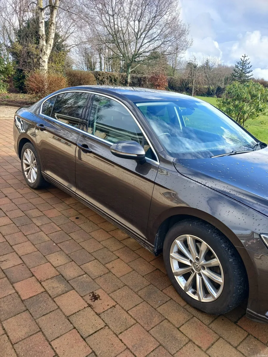 Volkswagen Passat - Image 4