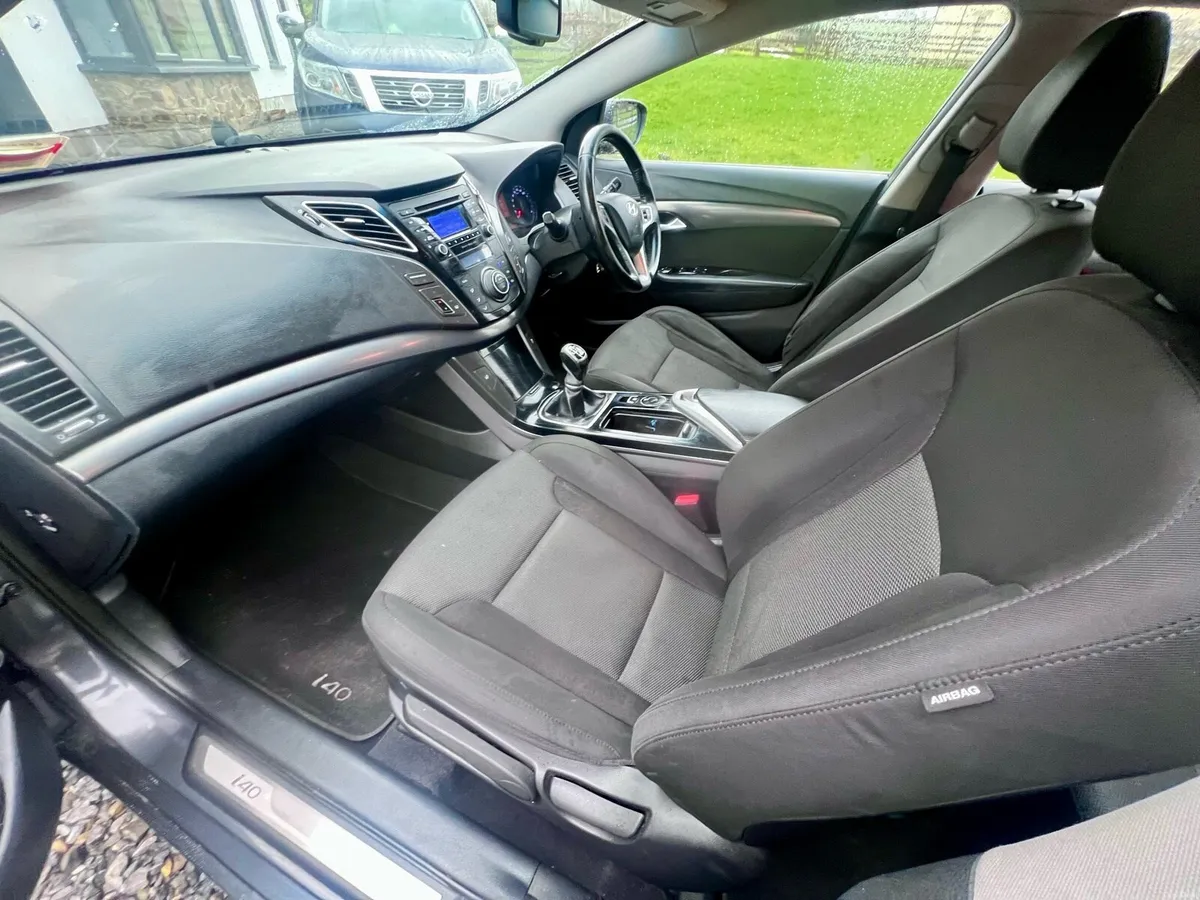 141 Hyundai i40 Estate  Reduced - Image 4