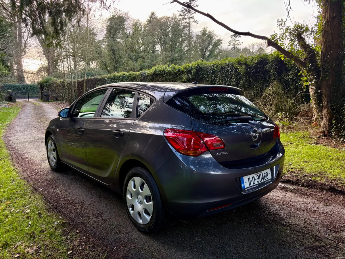 2011 Opel Astra 1.4L, NCT until October 2026! - Image 2