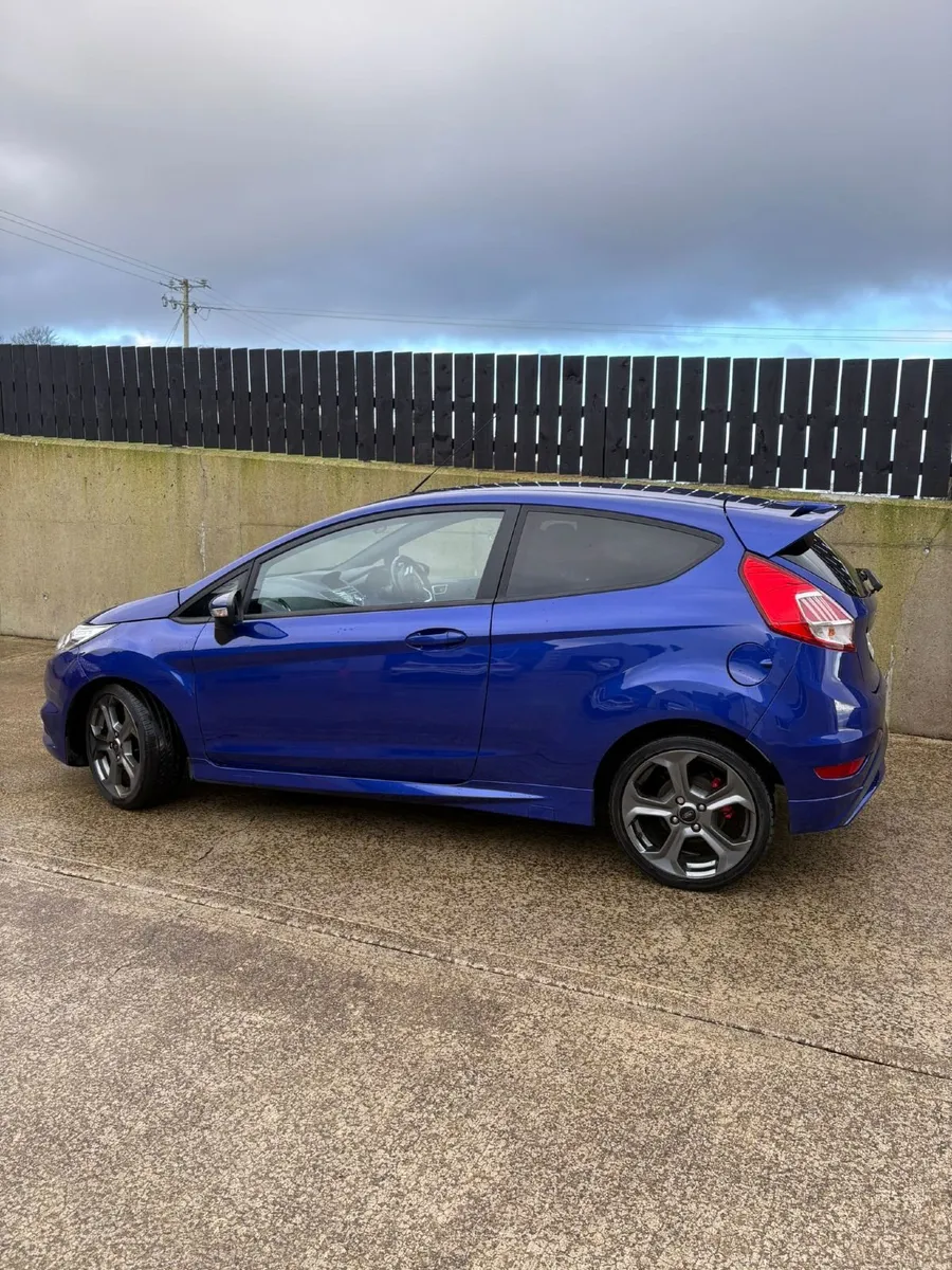 Ford Fiesta 2017 - Image 2