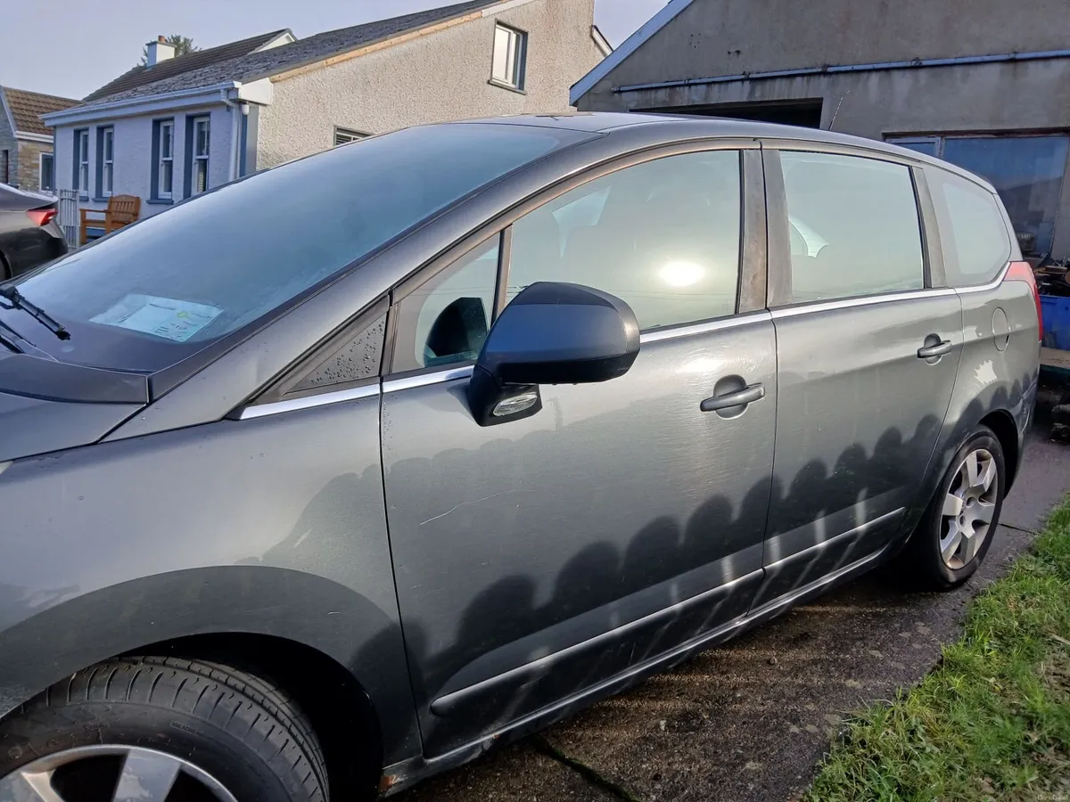 Peugeot 5008 2010 - Image 3