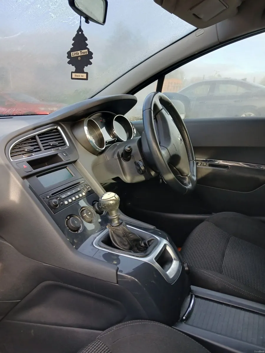 Peugeot 5008 2010 - Image 4