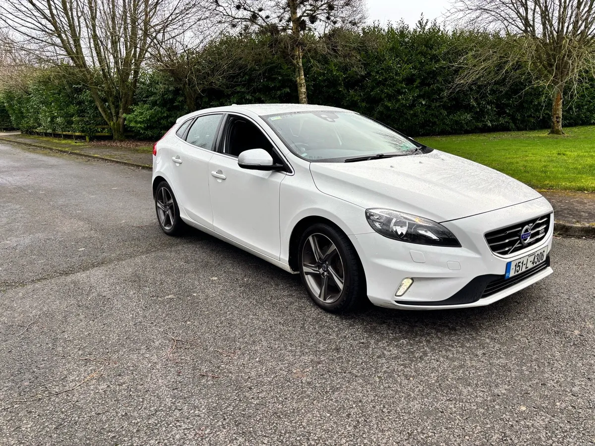 Volvo V40 R Design NCT’d & Taxed - Image 3