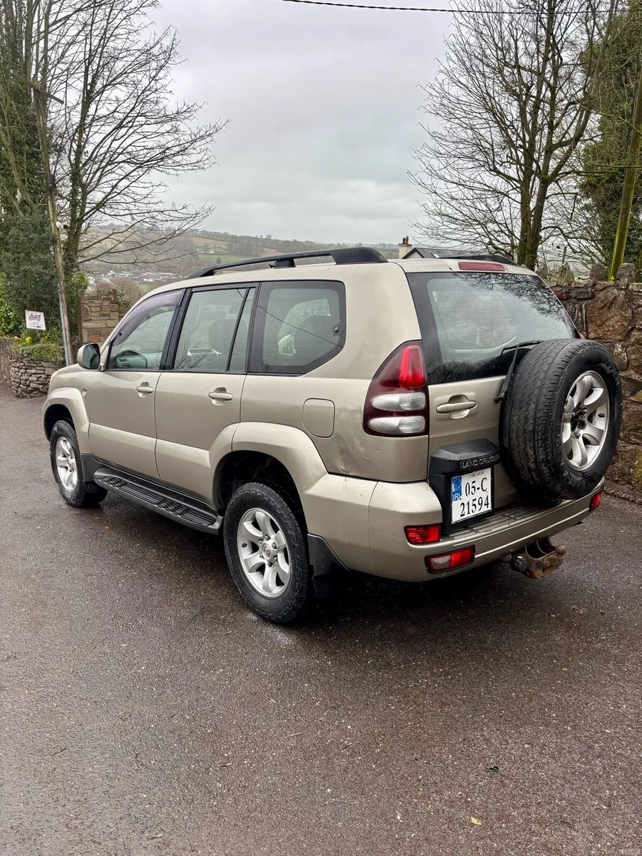 Landcruiser 5 seat crewcab 333 tax - Image 3