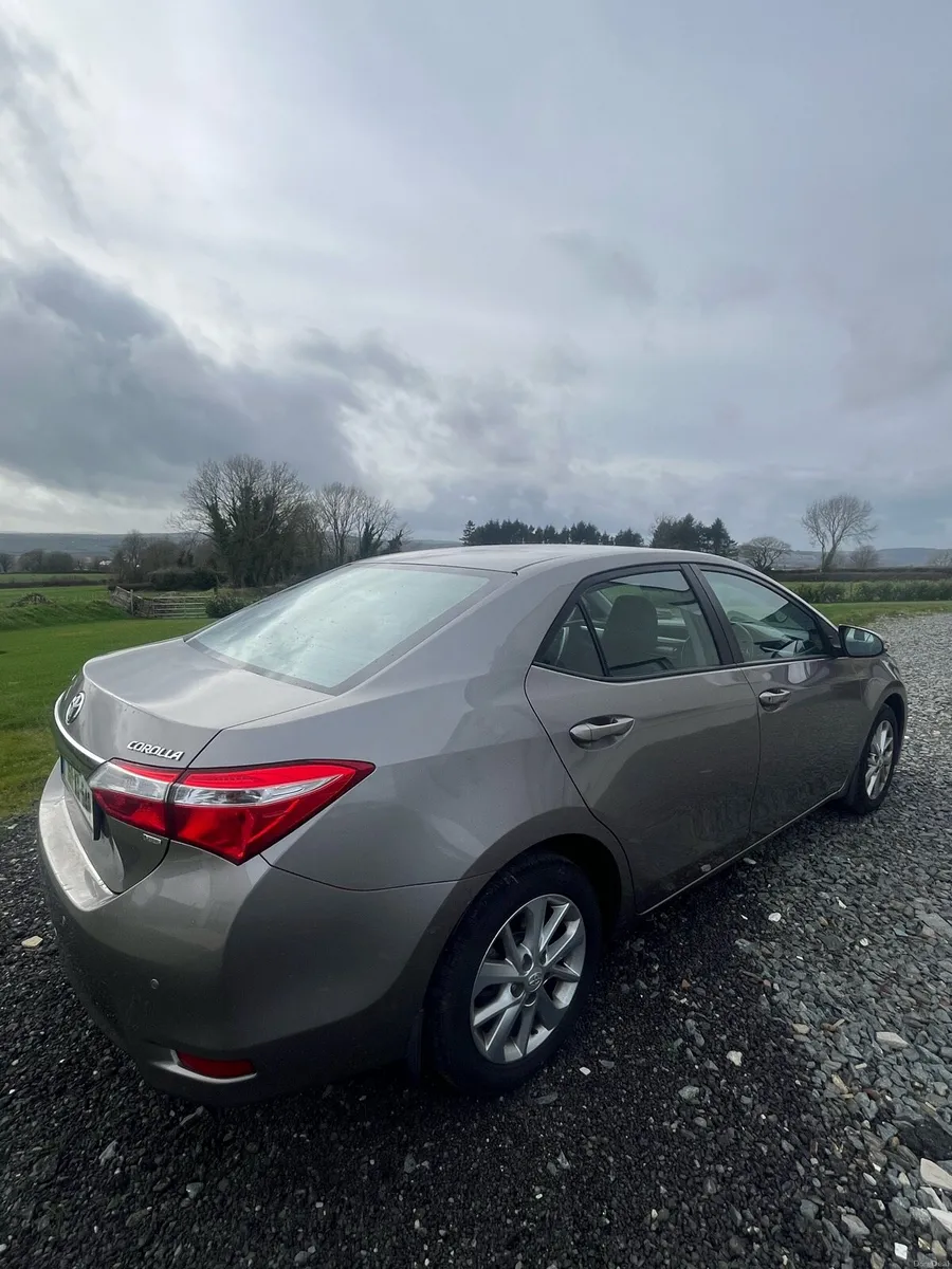 Toyota Carolla Aura - Image 4