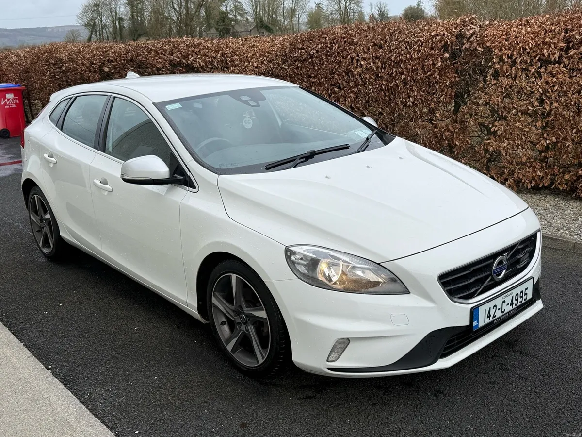 2014 Volvo V40 R-Design - Image 2