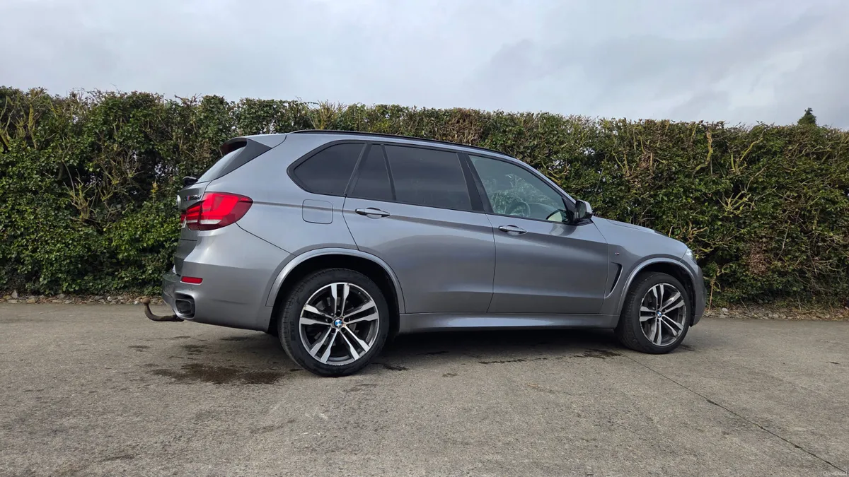 BMW X5 M50D 7 Seater - Image 4