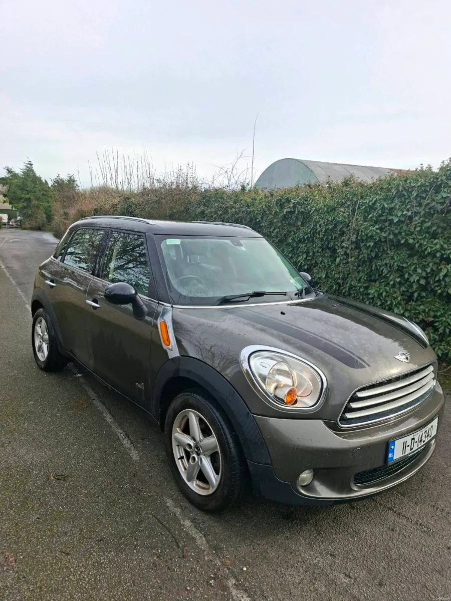 MINI COOPER 2011 DIESEL LOW KM - Image 2