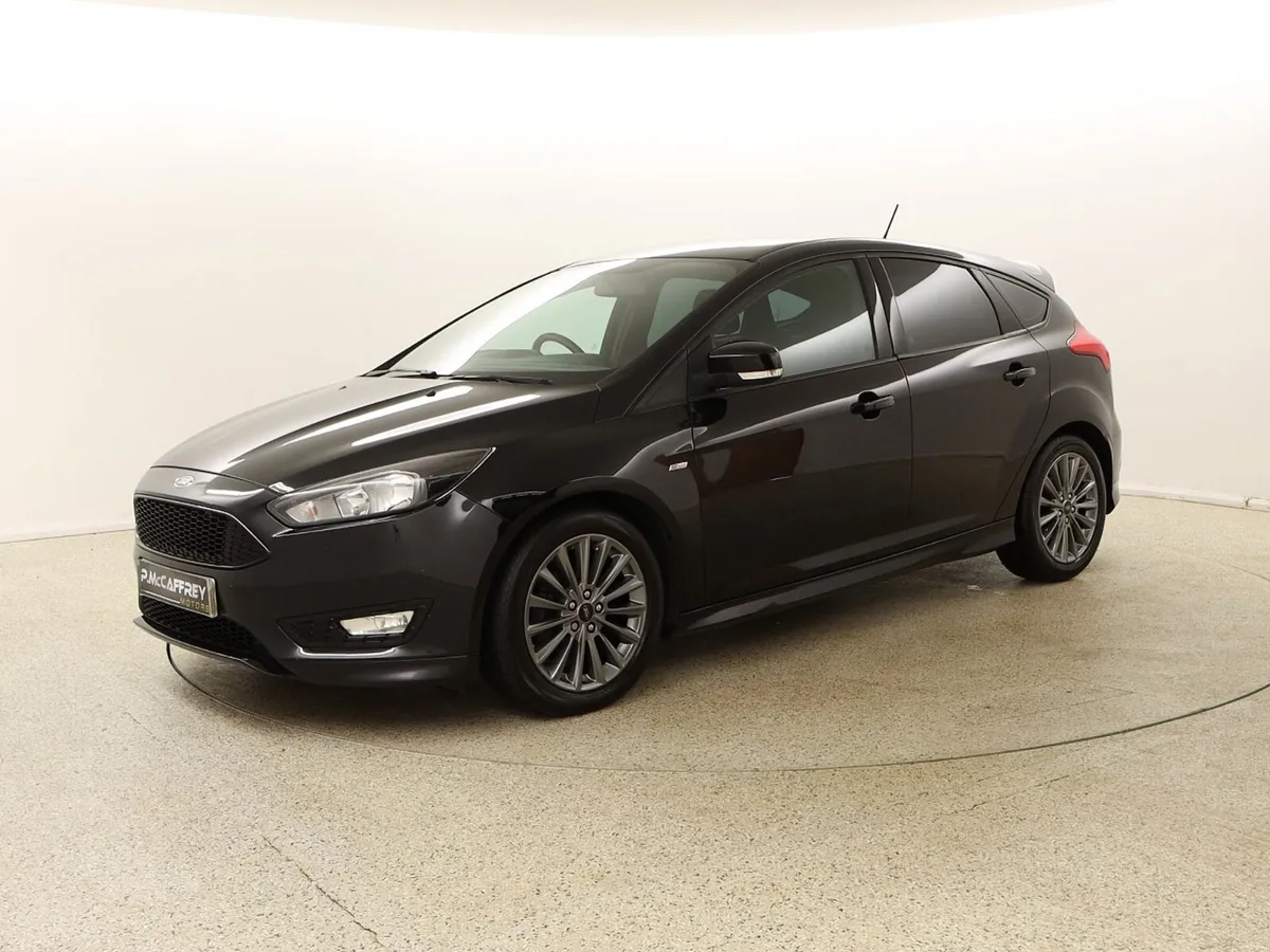 2017 FORD FOCUS ST-LINE 1.5 TDCI 120 BHP - Image 3