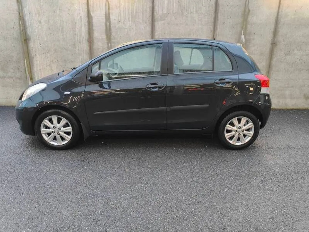 2009 Toyota Yaris Automatic NCT & TAXED - Image 2