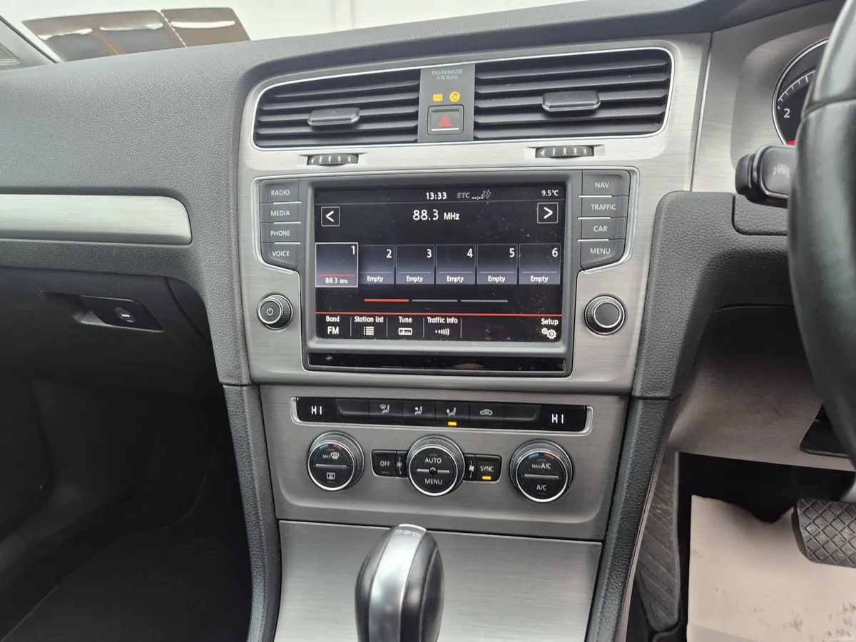 VW golf 1.2 pet automatic - Image 6