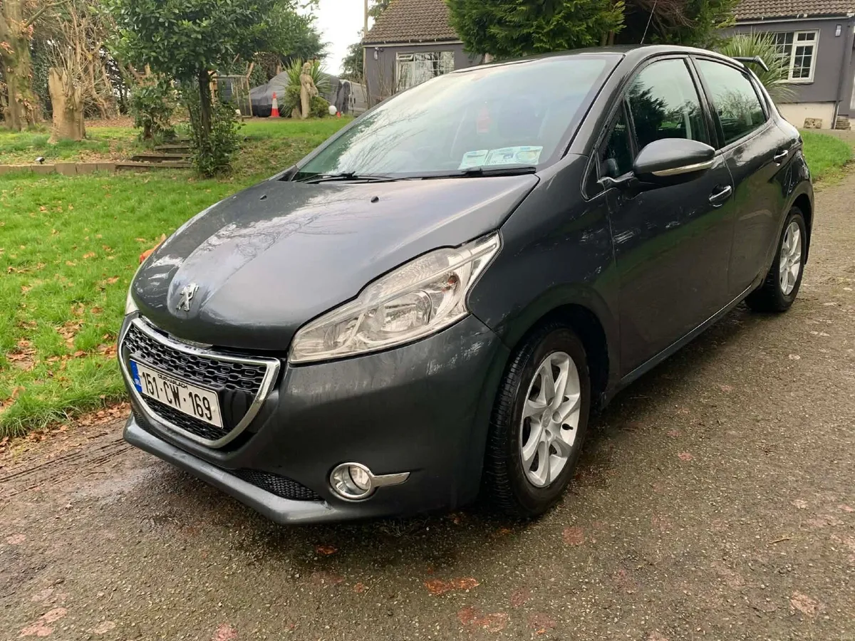 Peugeot 208 2015 - Image 1