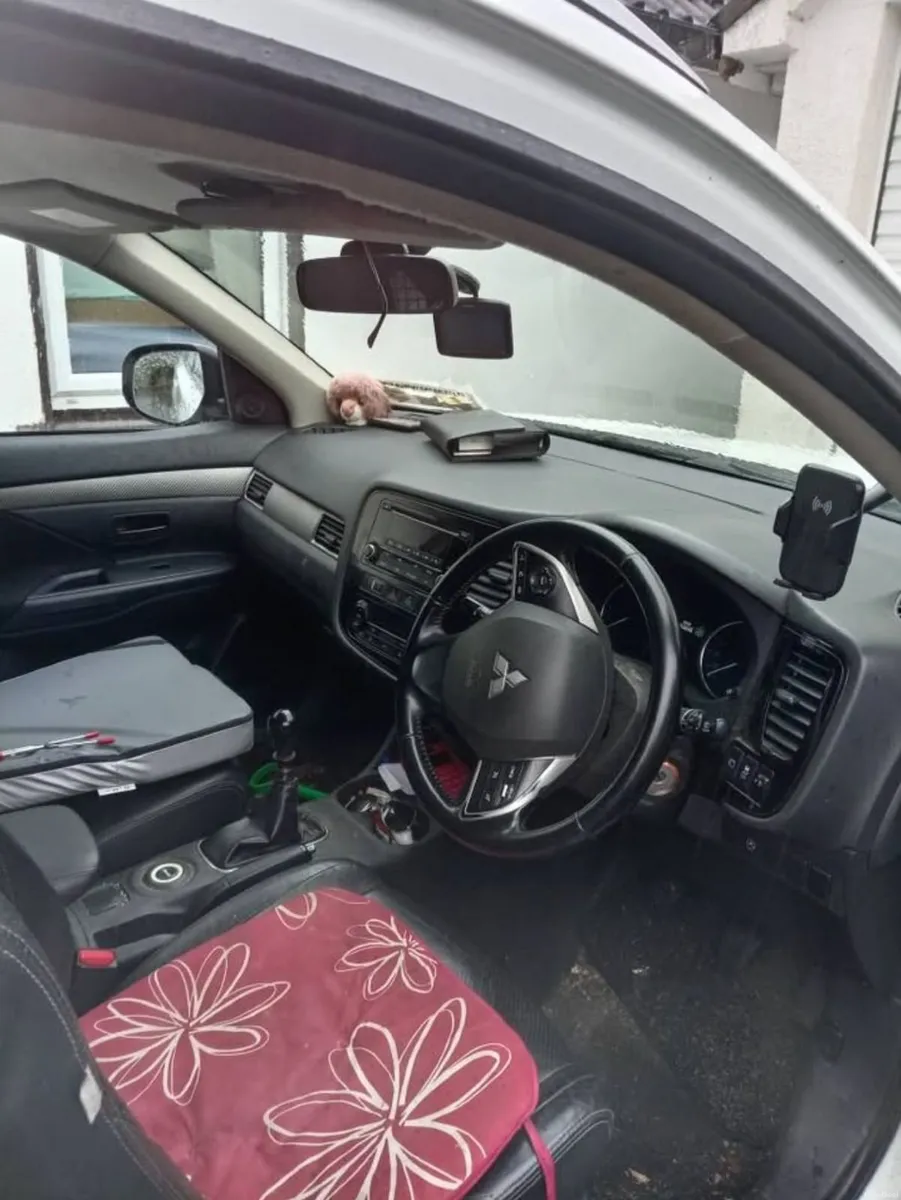 Mitsubishi Outlander 2015 - Image 4