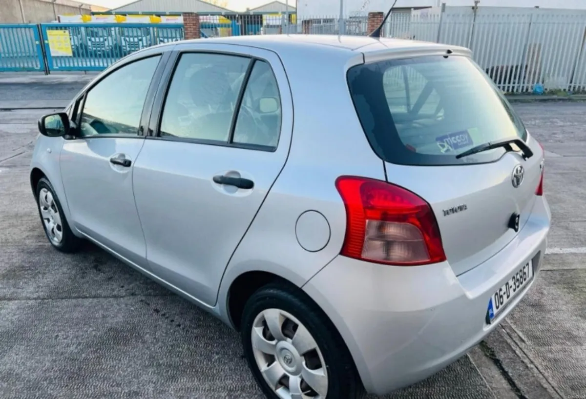 Toyota Yaris 2006 - Image 4