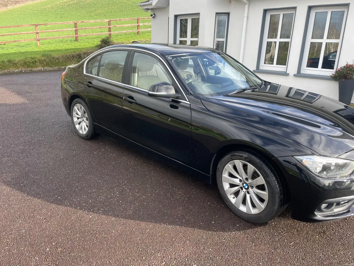 BMW 318i, 88k Kms, All Cream Leather - Image 3